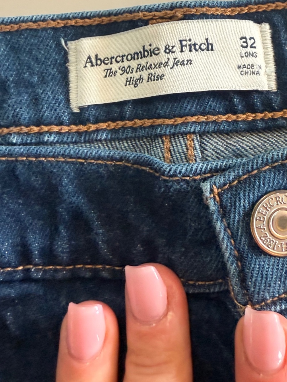 Abercrombie and Fitch 90s relaxed high-rise 32 long jeans